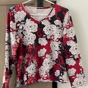 croft & barrow Red, Black & White Floral V‑Neck Long Sleeve Top